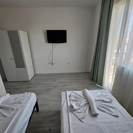 естрела Hotel *